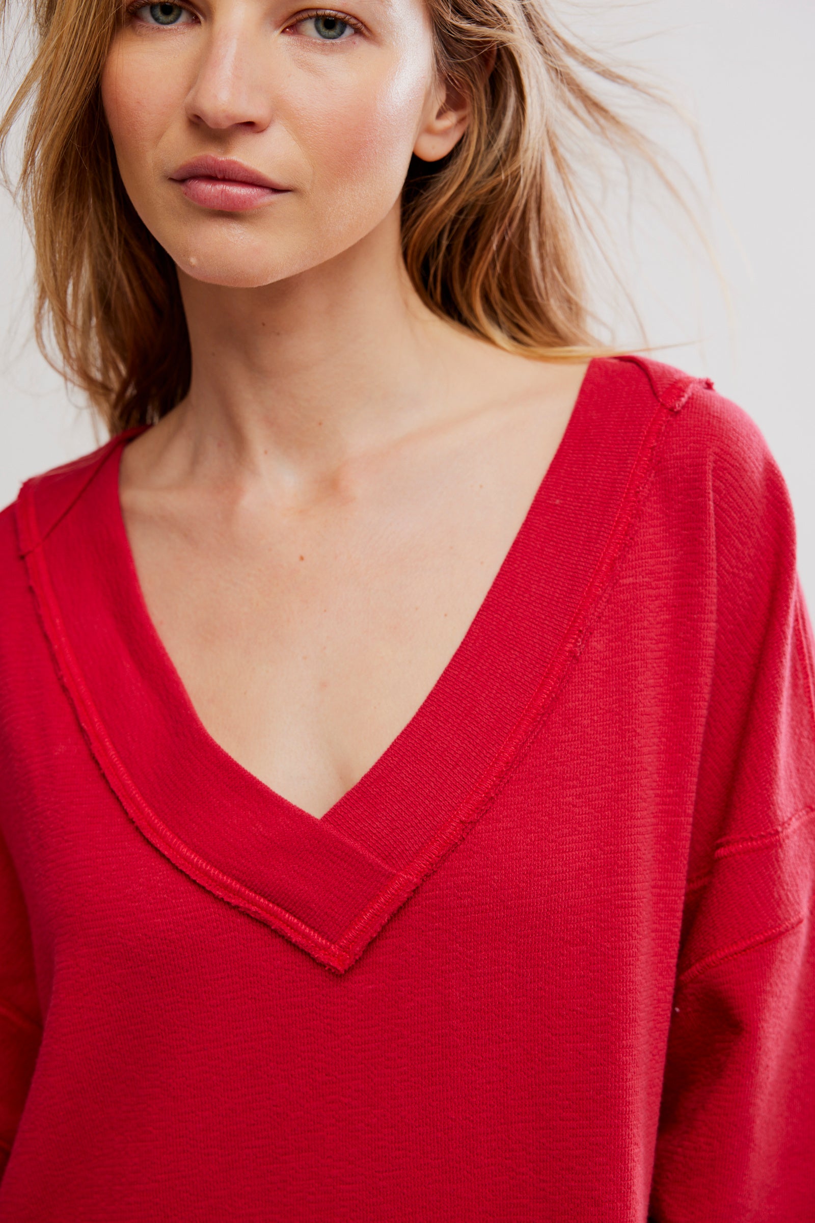 BOUTIQUE FREE PEOPLE STAYCATION PULLOVER DEEP CHERRY FRONT 2