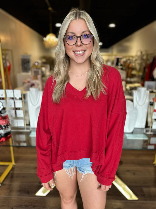 BOUTIQUE FREE PEOPLE STAYCATION PULLOVER DEEP CHERRY FRONT ON MODEL