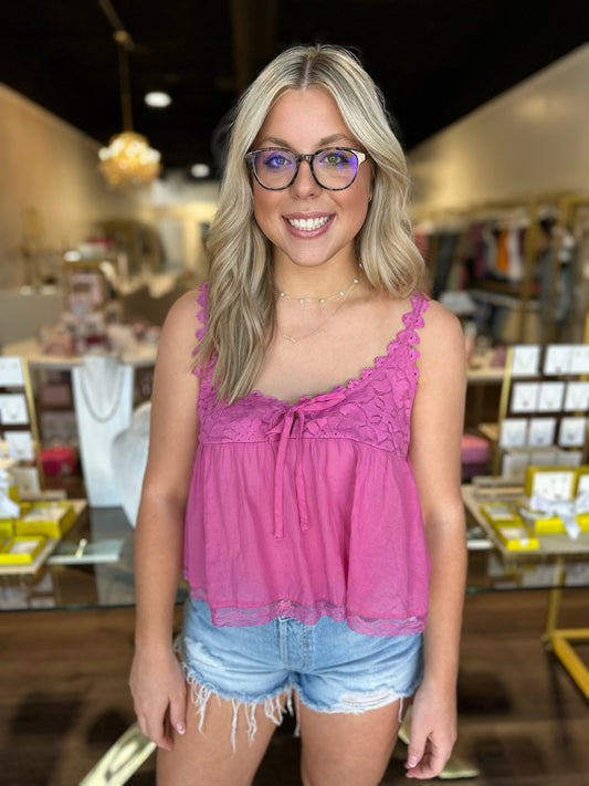 BOUTIQUE FREE PEOPLE STEVIE LACE TANK HIBISCUS PINK ON MODEL FRONT