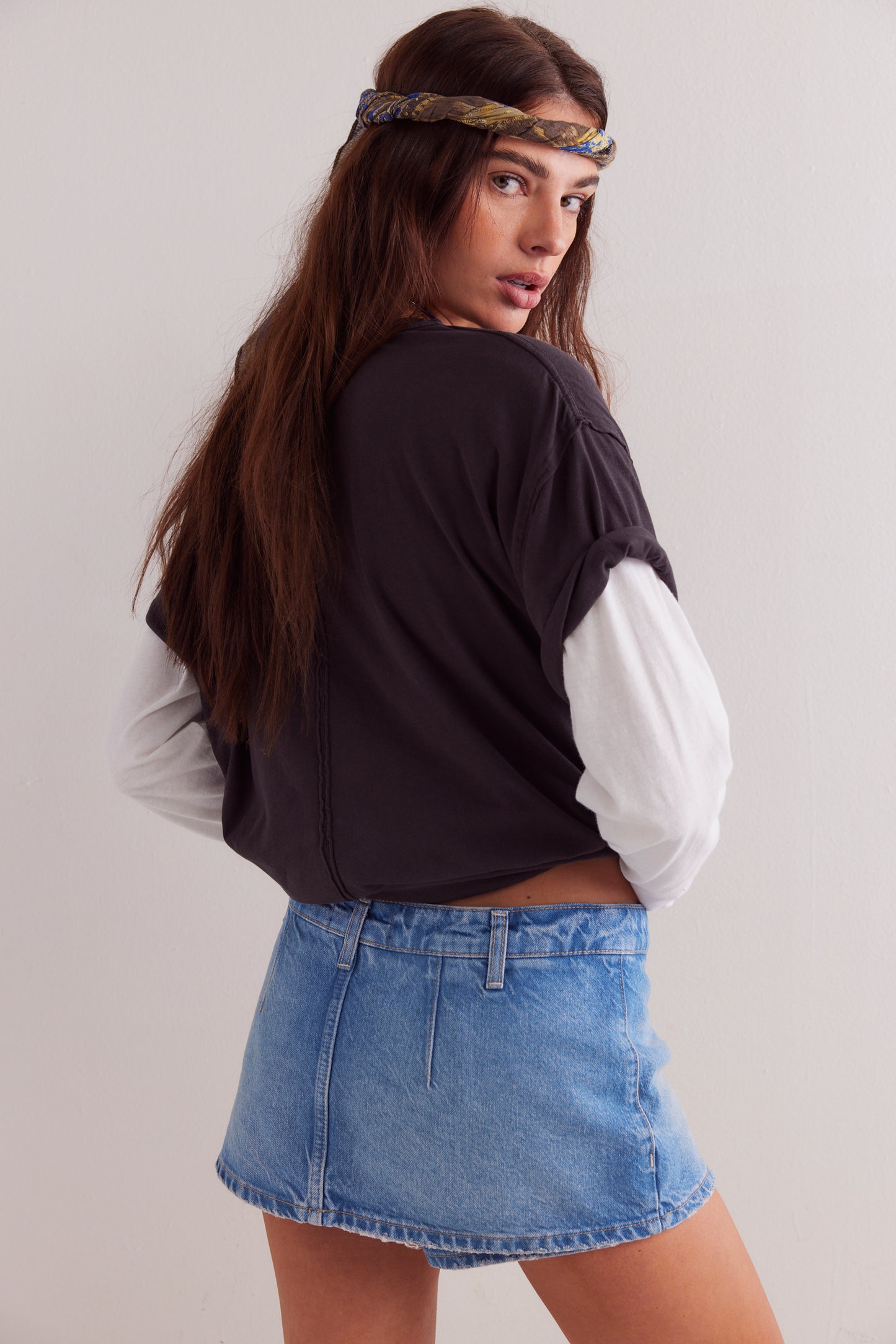 BOUTIQUE FREE PEOPLE WE THE FREE GALLIVANTING PEEKABOO SKORT OASIS BLUE BACK