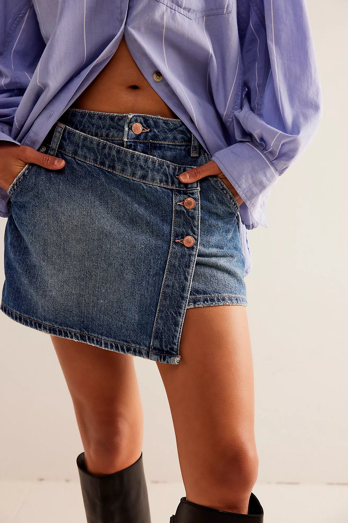BOUTIQUE FREE PEOPLE WE THE FREE WYNNE DENIM SKIRT CORNFLOWER FRONT