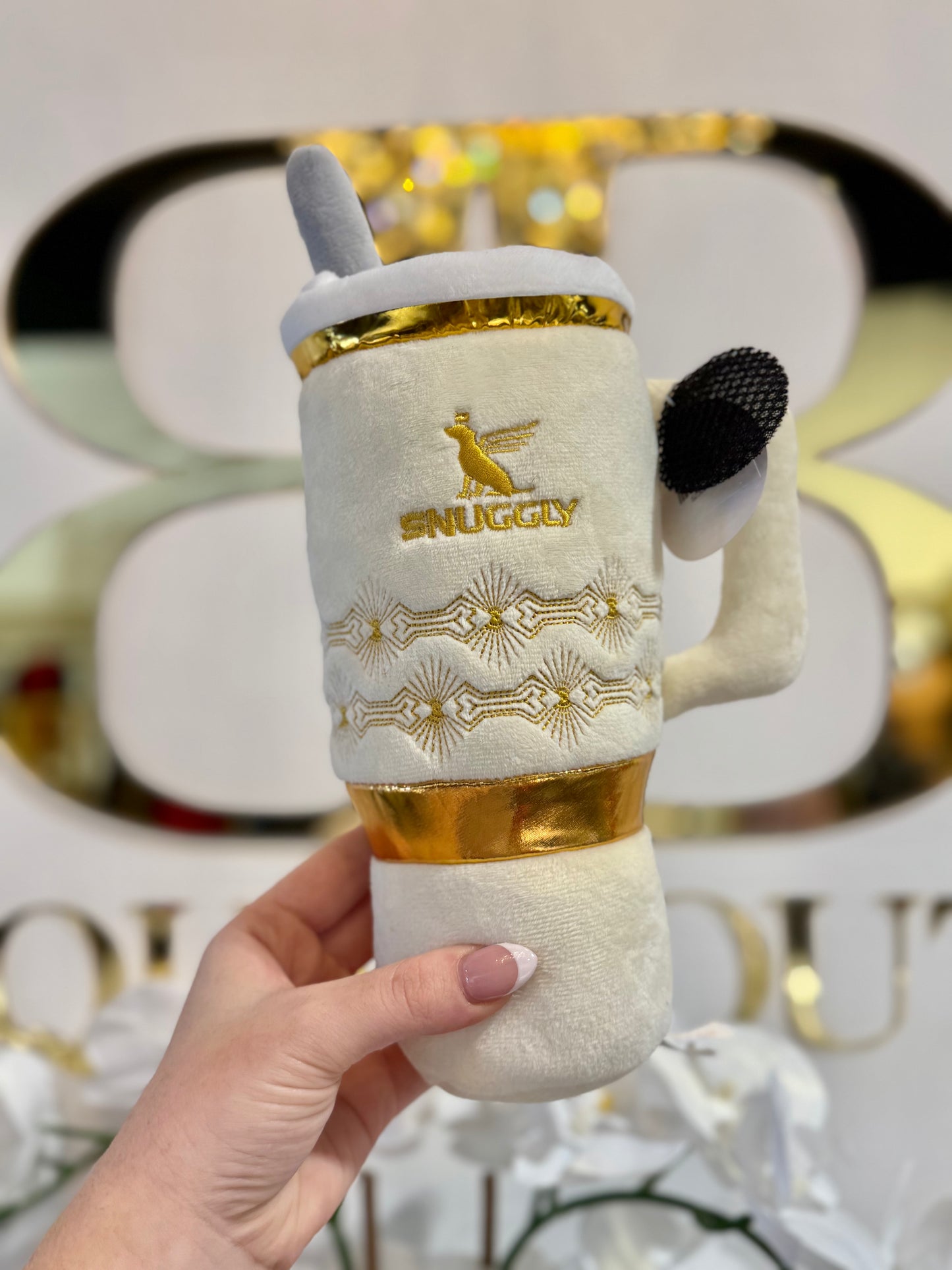 BOUTIQUE  HAUTE DIGGITY DOG SNUGGLE CUP IVORY IN HAND