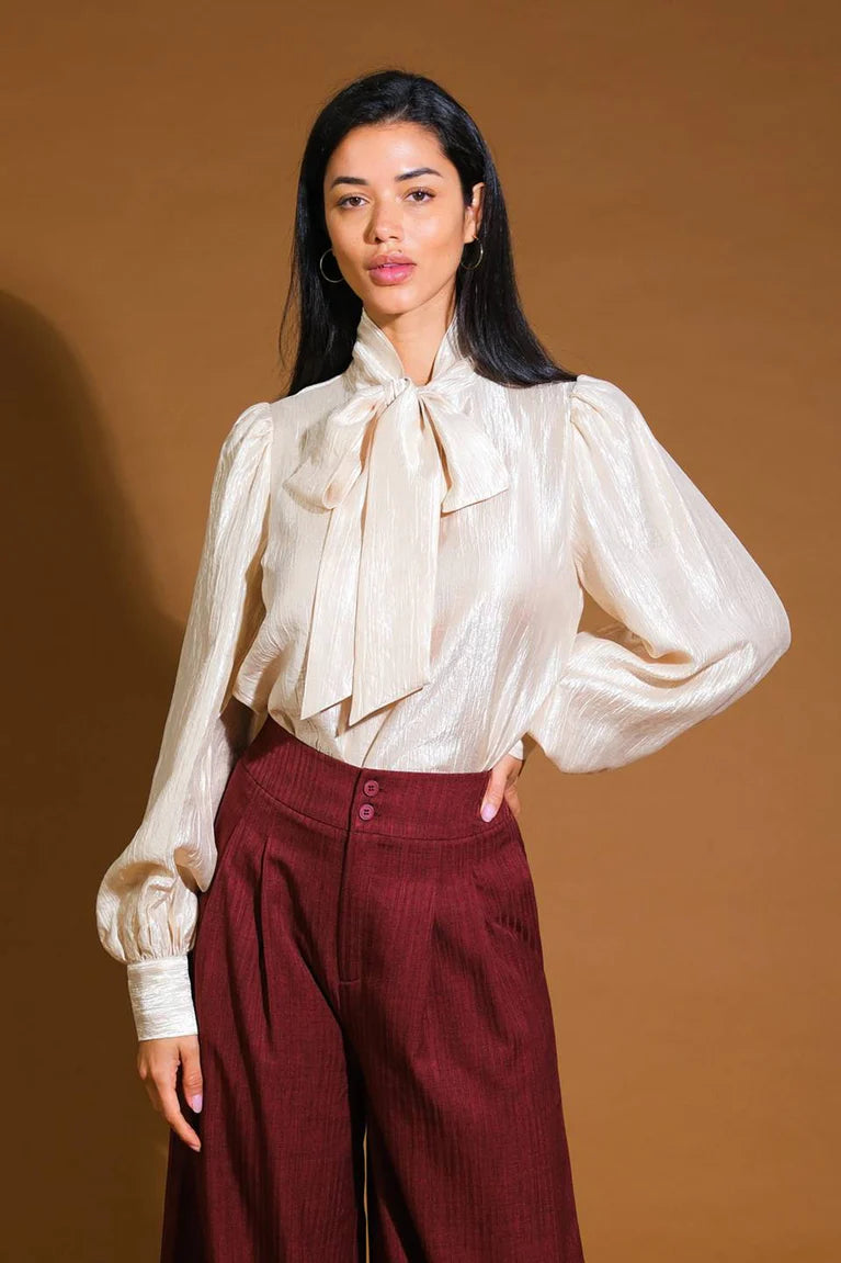 STUNNING ASPECT WOVEN TOP