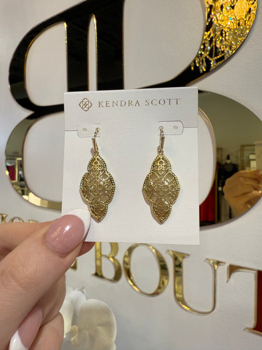BOUTIQUE  KENDRA SCOTT ABBIE GOLD DROP EARRINGS IN HAND