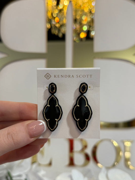 BOUTIQUE KENDRA SCOTT ABBIE GOLD ENAMEL FRAME STATEMENT EARRINGS BLACK BANDED AGATE IN HAND 