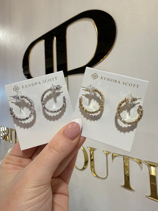 BOUTIQUE KENDRA SCOTT CAILIN CRYSTAL HOOP EARRINGS IN WHITE CRYSTAL