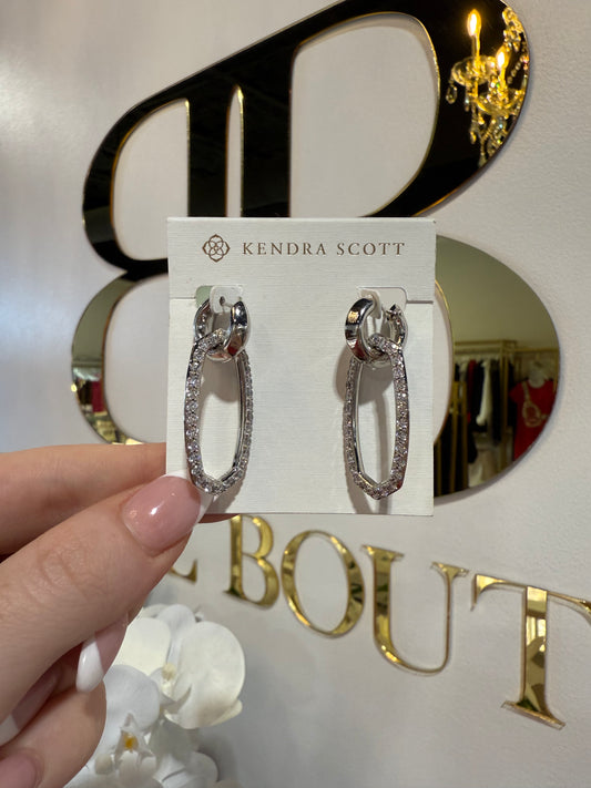 BOUTIQUE KENDRA SCOTT DANIELLE SILVER CONVERTIBLE LINK EARRINGS IN HAND