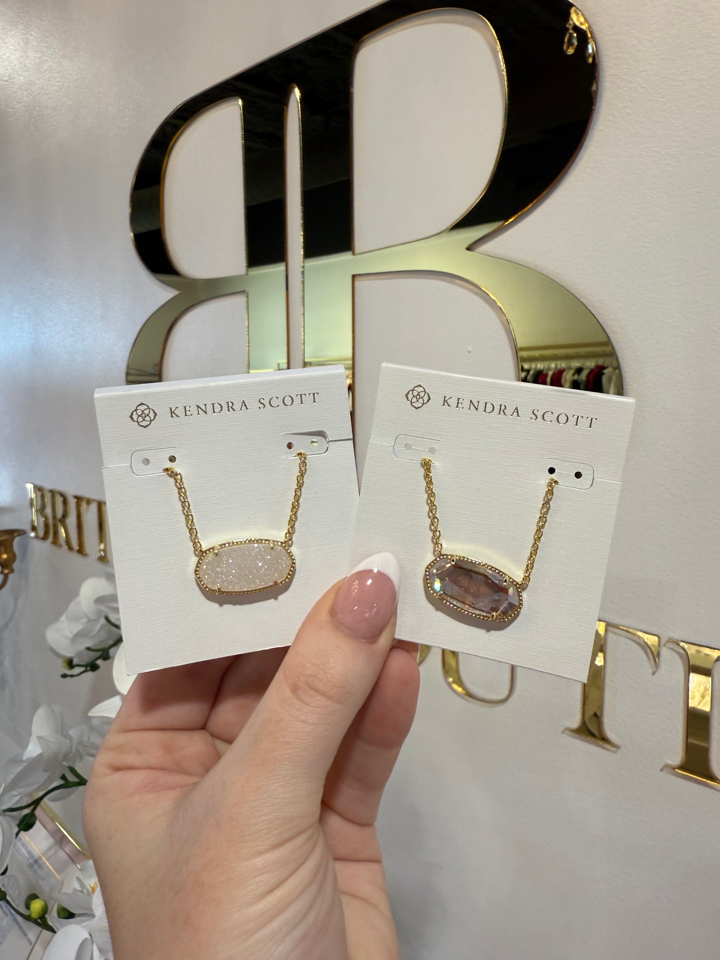 BOUTIQUE KENDRA SCOTT ELISA GOLD STATEMENT PENDANT NECKLACE 