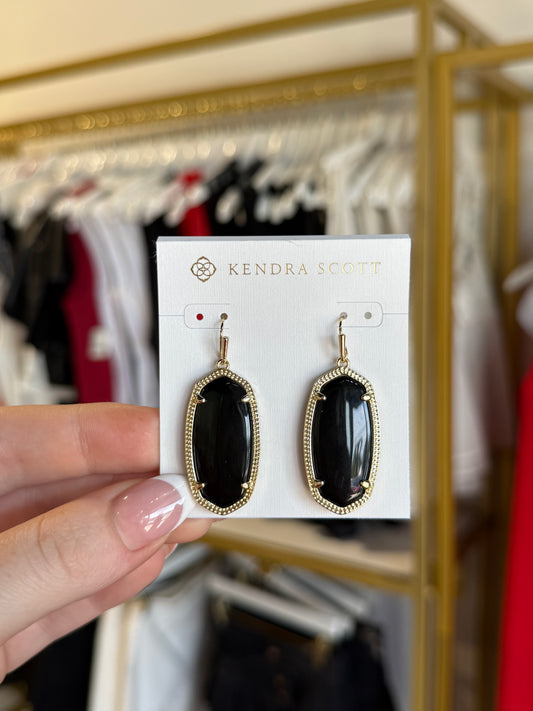 BOUTIQUE KENDRA SCOTT ELLE GOLD DROP EARRINGS BLACK AGATE IN HAND