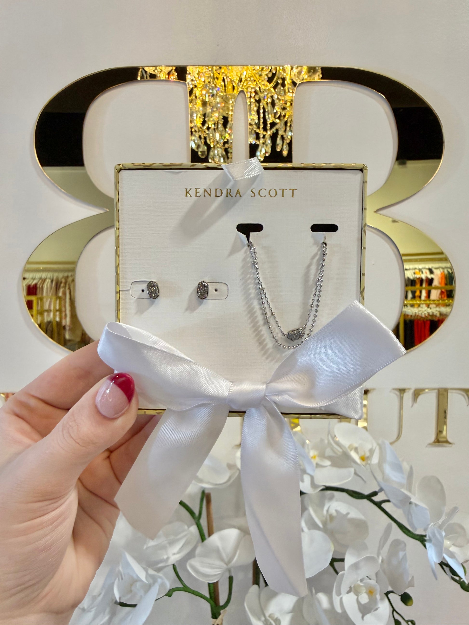 BOUTIQUE KENDRA SCOTT EMILIE MULTI STRAND NECKLACE & STUD GIFT SET SILVER PLATINUM DRUSY IN HAND