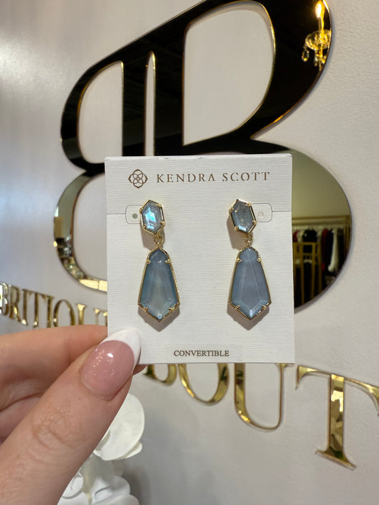 BOUTIQUE KENDRA SCOTT HALLIE GOLD CONVERTIBLE DROP EARRINGS SKY BLUE MOTHER IN HAND