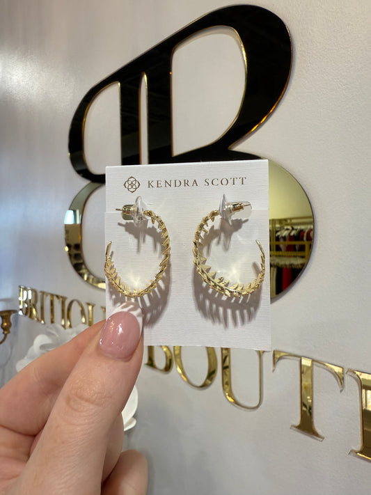 BOUTIQUE KENDRA SCOTT KAYLA HOOP EARRINGS GOLD IN HAND
