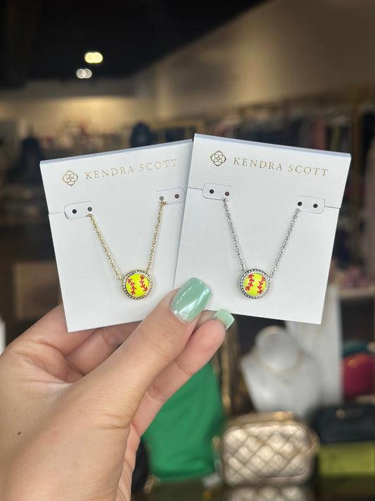 BOUTIQUE KENDRA SCOTT SOFTBALL SHORT PENDANT NECKLACE