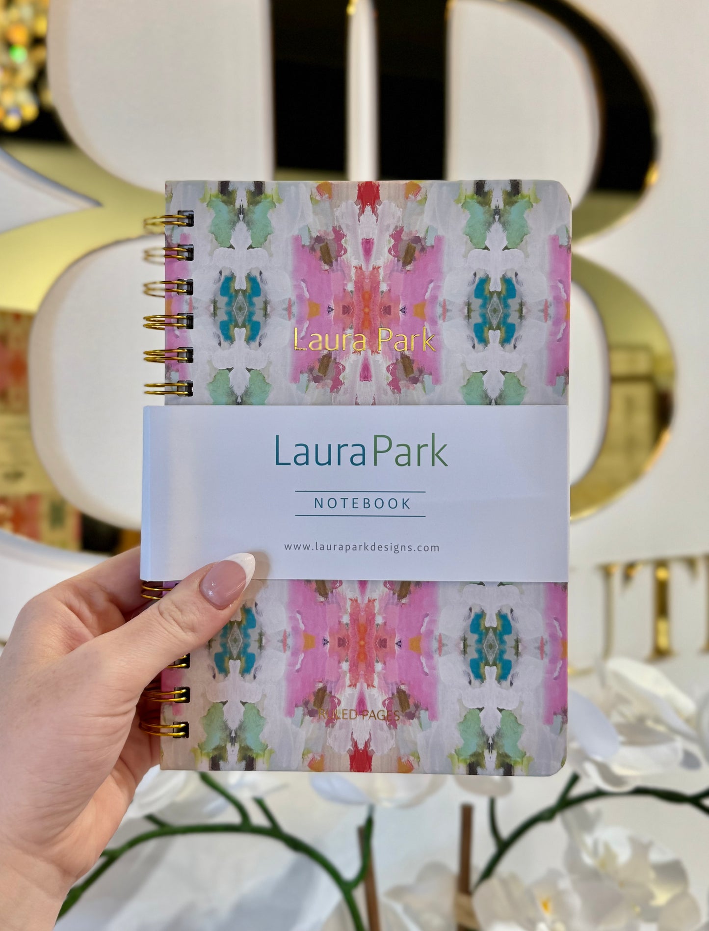 BOUTIQUE LAURA PARK GIVERNY NOTEBOOK IN HAND