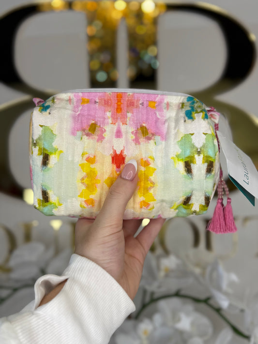BOUTIQUE LAURA PARK GIVERNY SMALL COSMETIC BAG IN HAND