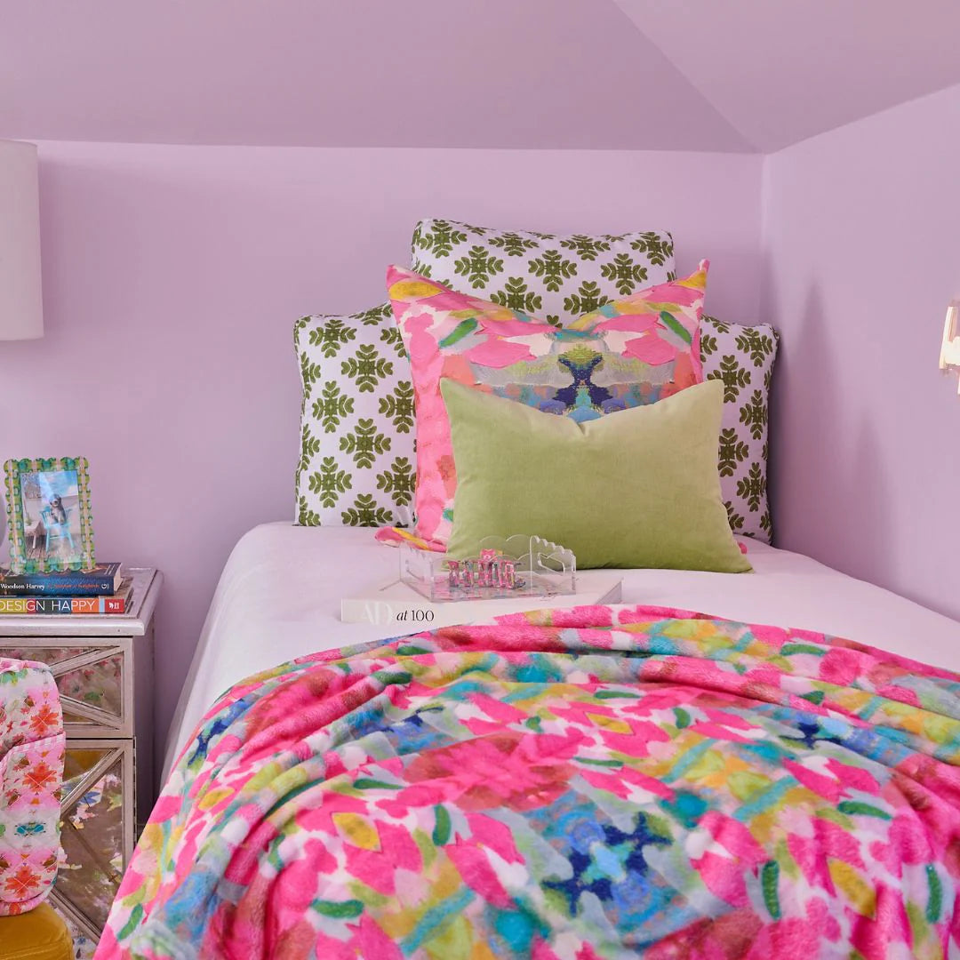 BOUTIQUE LAURA PARK PINK PARADISE FLEECE BLANKET 