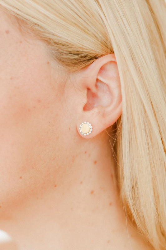 BOUTIQUE LINNY CO ALICE PEARL SCREWBACK STUD EARRINGS 2