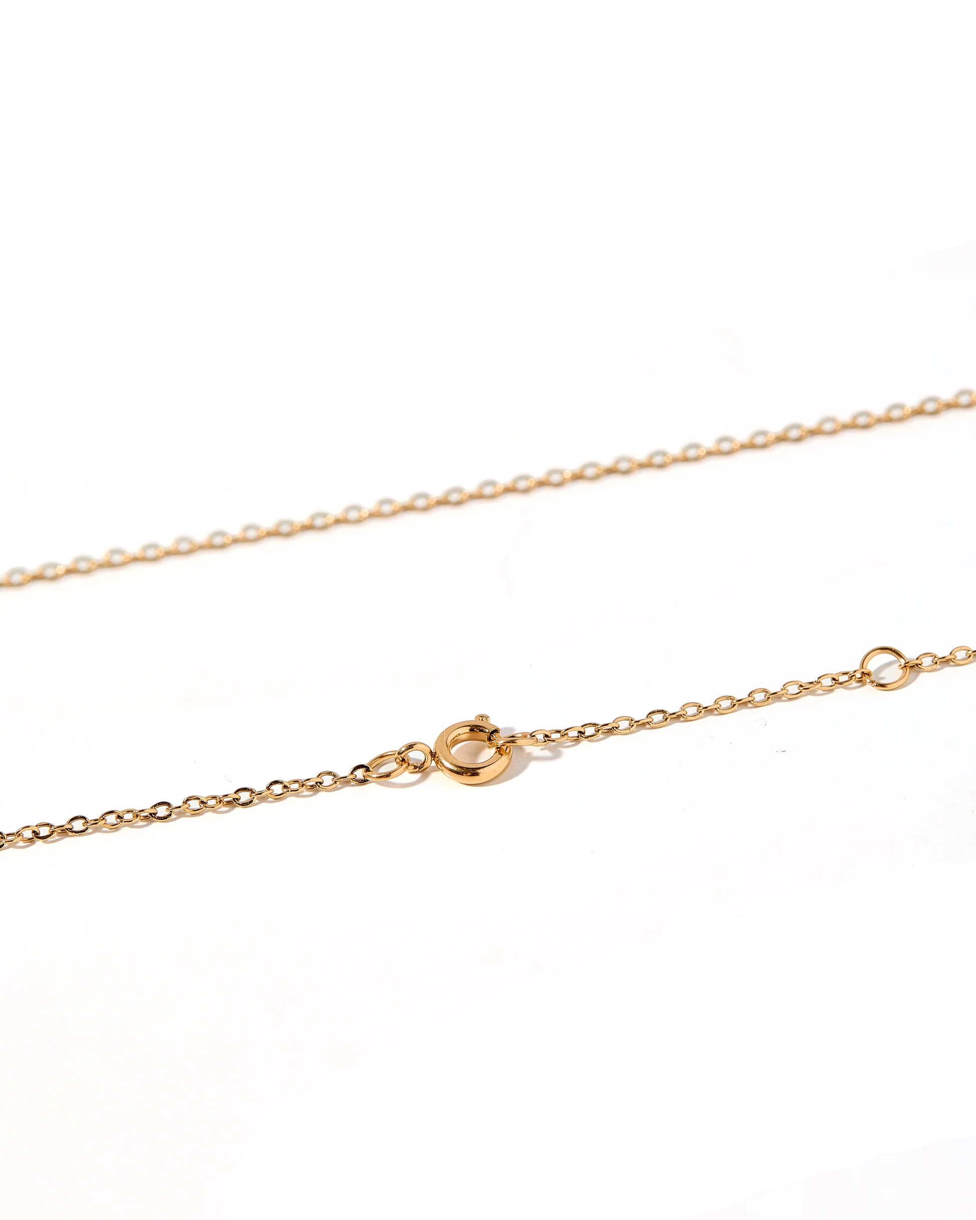BOUTIQUE LINNY CO GOLD DIAMOND CROSS NECKLACE CARLY CLASP