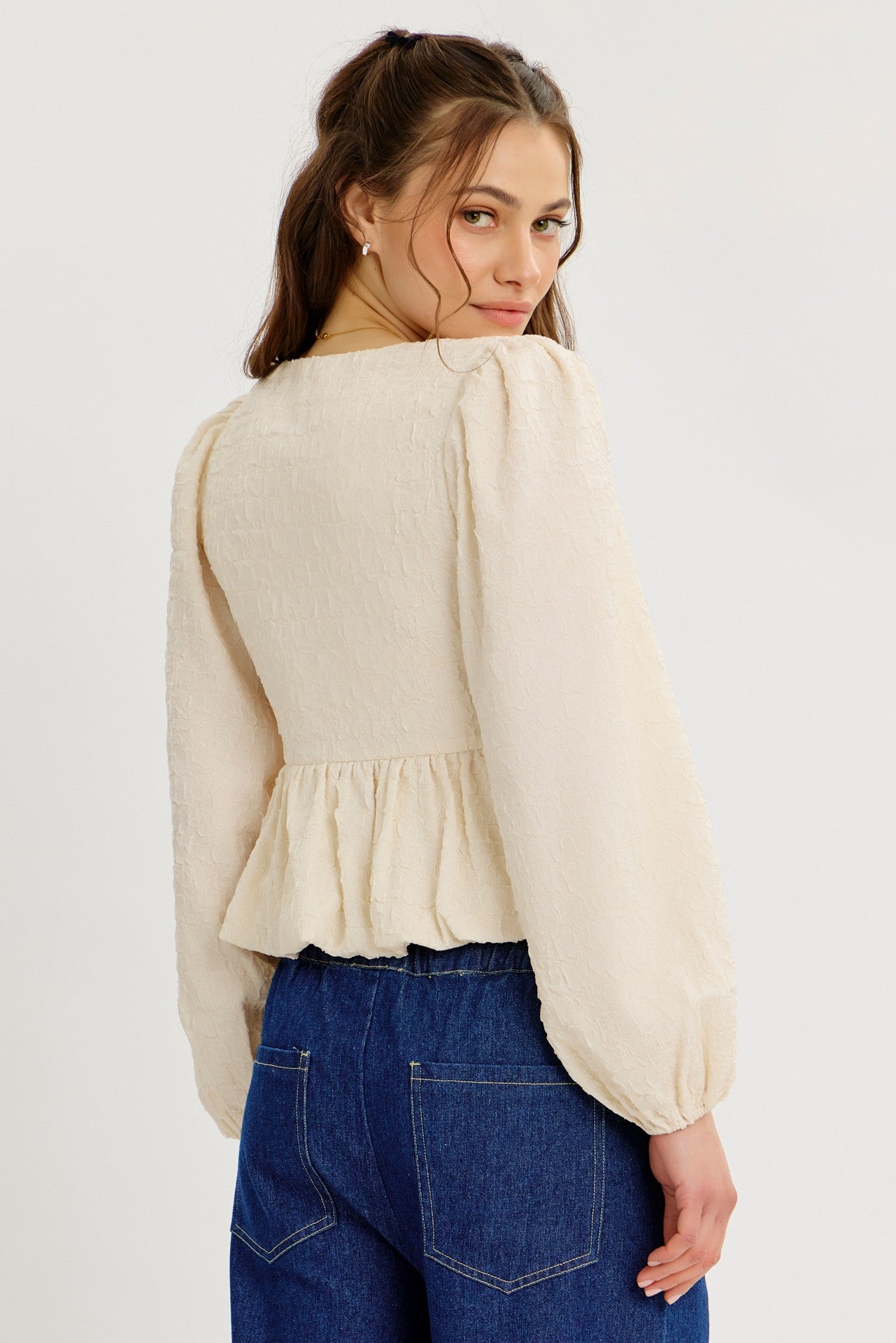 BOUTIQUE SMITTEN BOW BLOUSE VANILLA BACK 2
