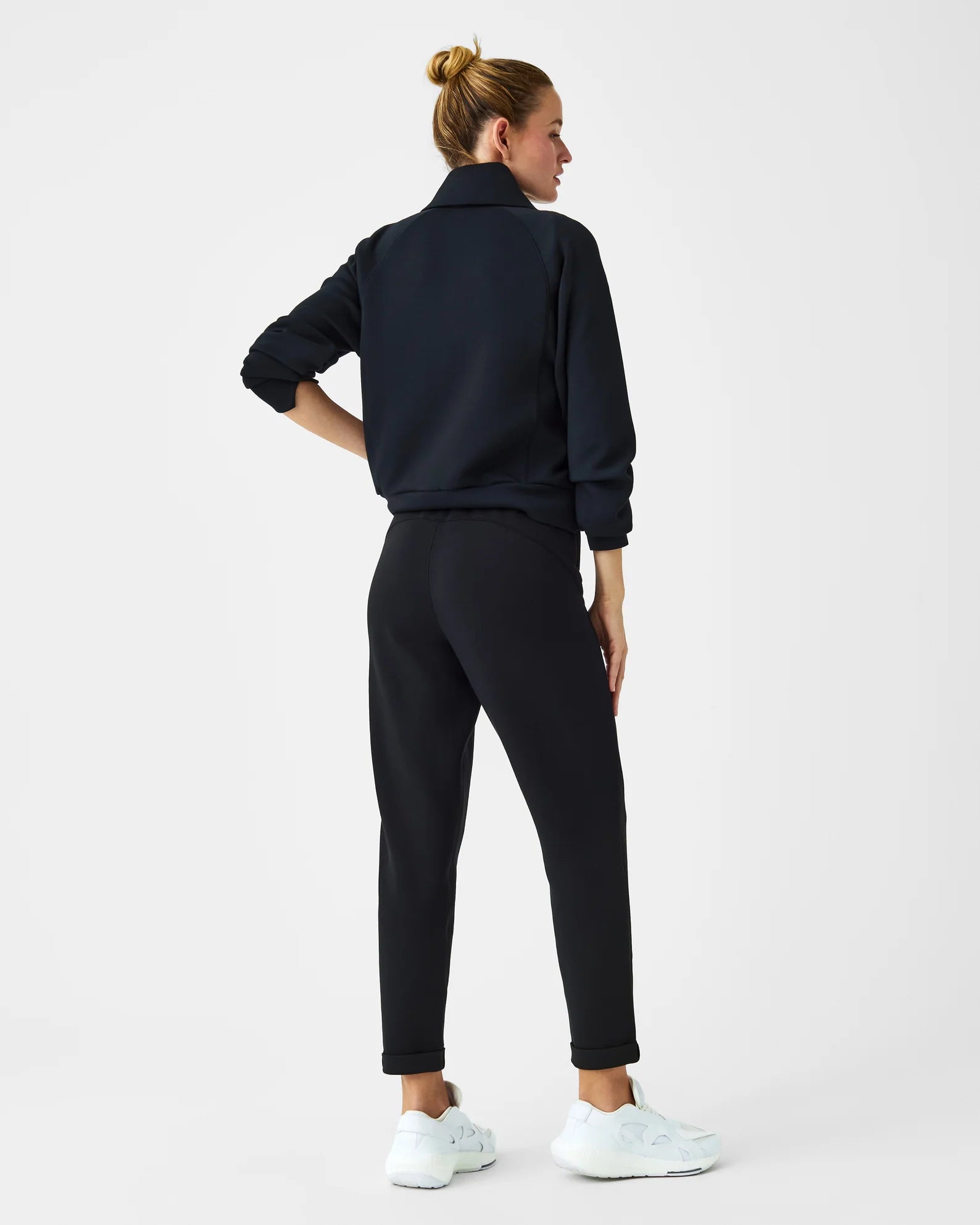 BOUTIQUE SPANX AIRESSENTIALS TAPERED PANT VERY BLACK BACK