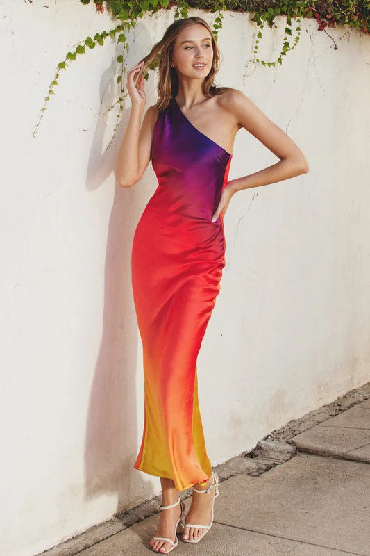 Vestido largo de un hombro al atardecer