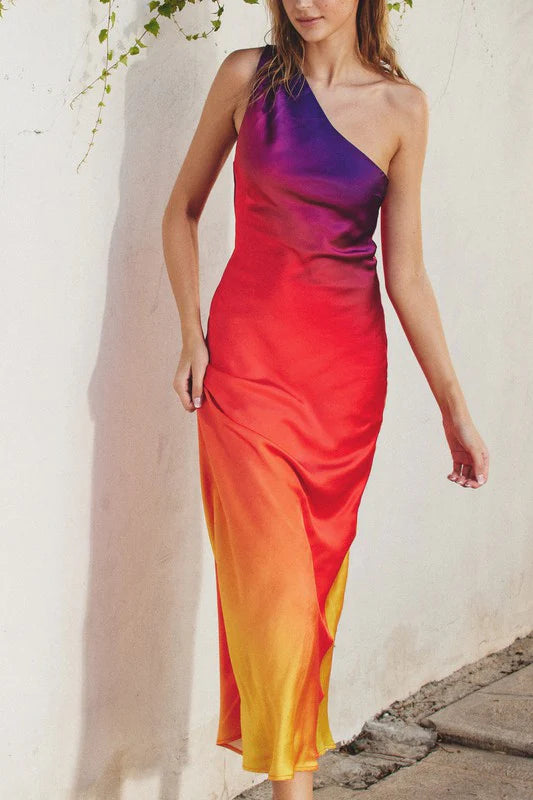 Vestido largo de un hombro al atardecer