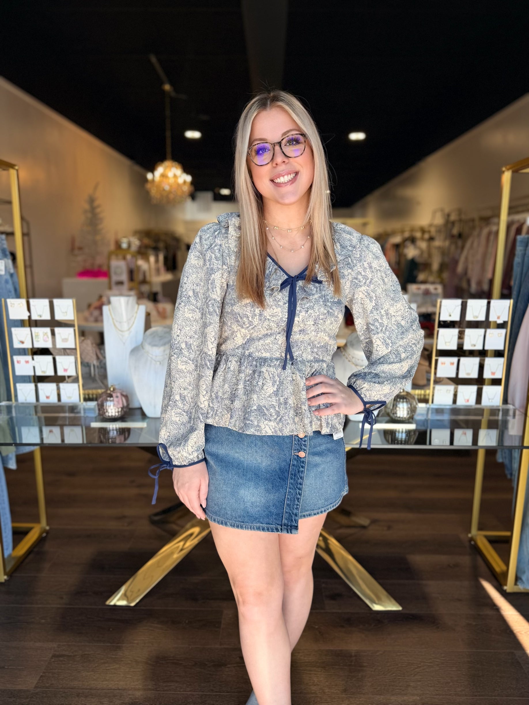 BOUTIQUE TOILE BABYDOLL BLOUSE INDIGO FRONT ON MODEL