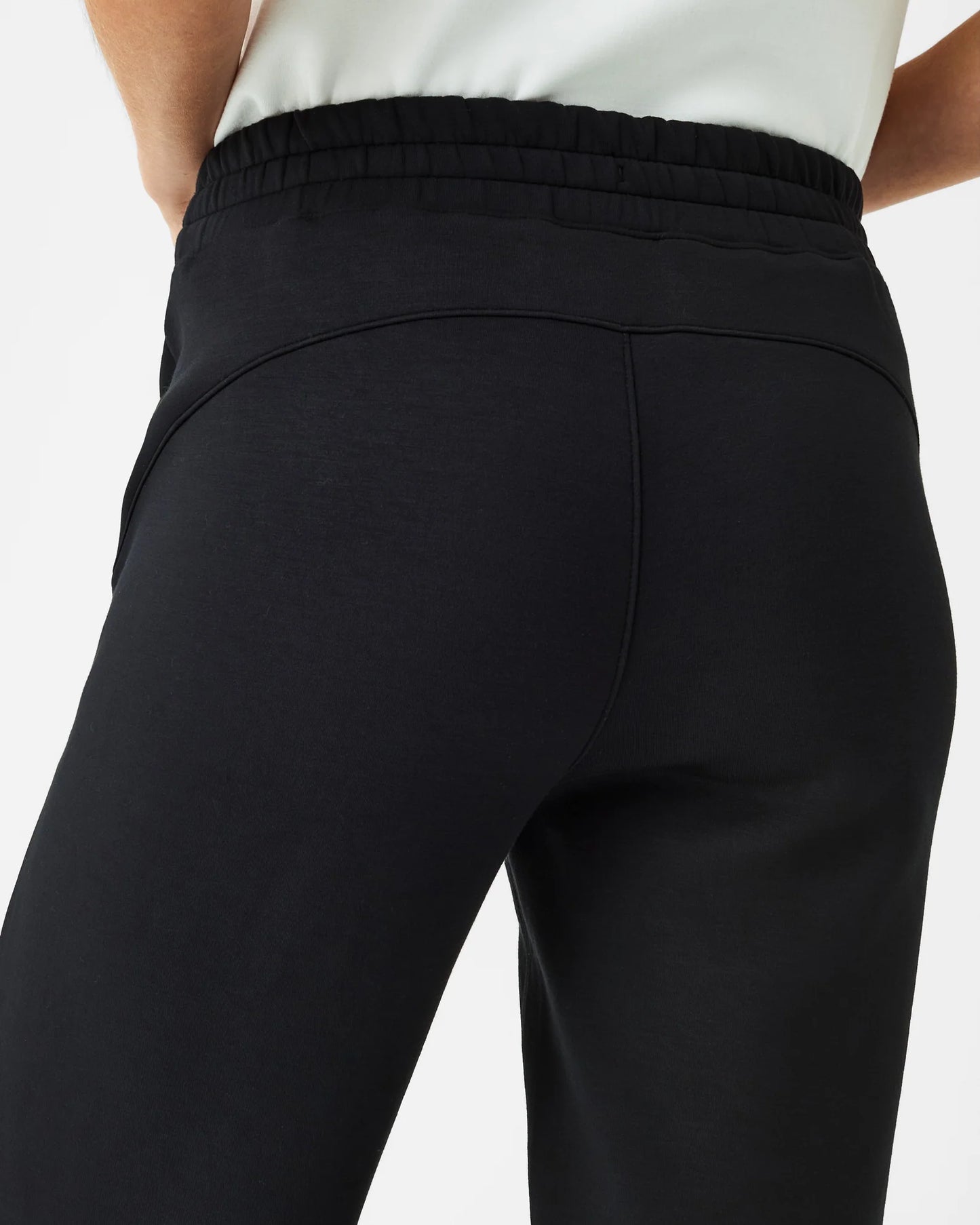 SPANX AirEssentials Tapered Pant
