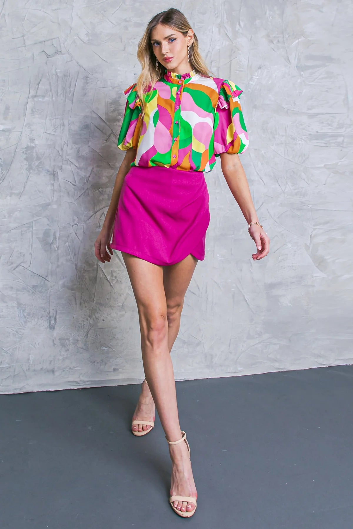 BE HAPPY FRIEND WOVEN SKORT