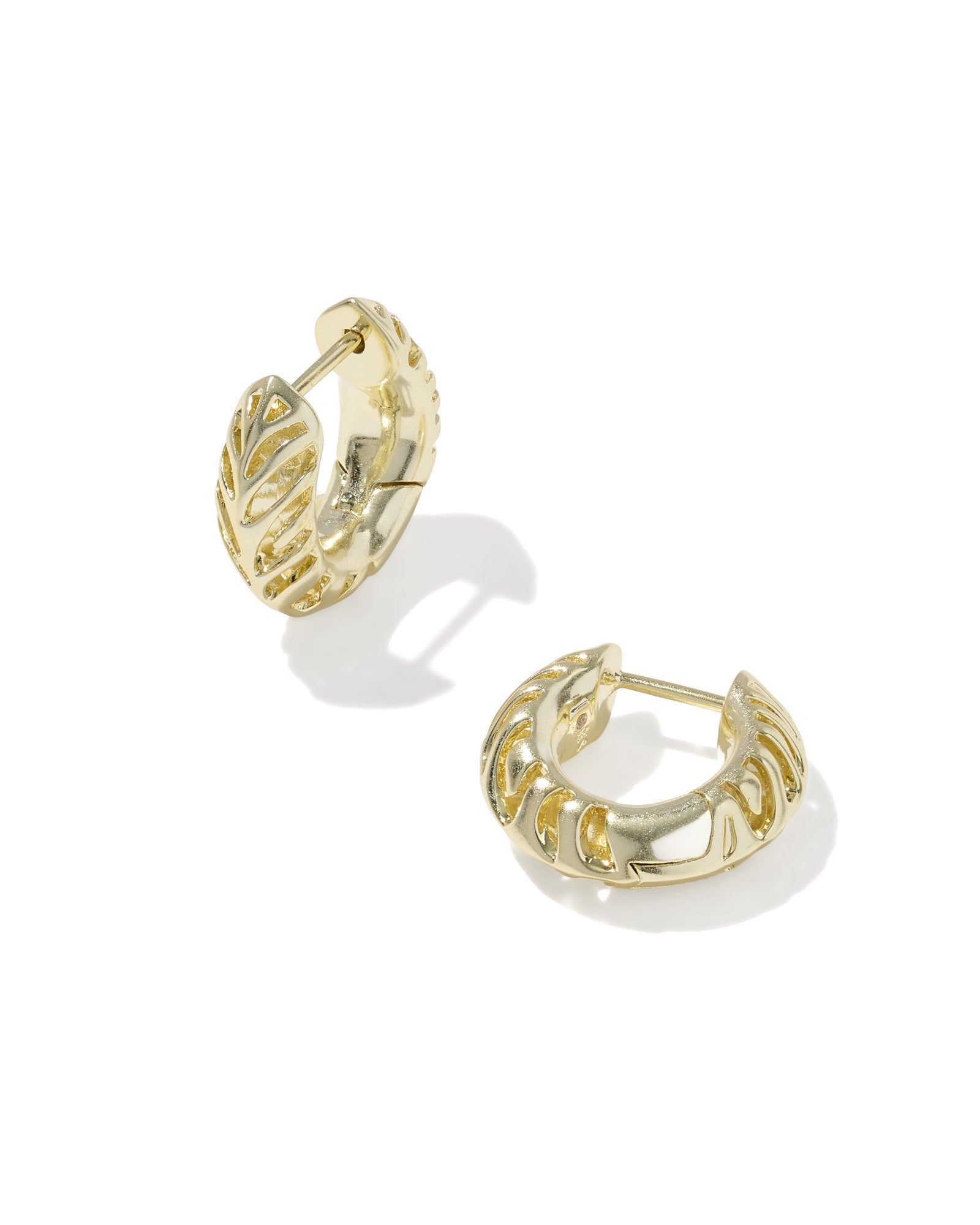 KENDRA SCOTT Tiger Striped Gold Mikki Huggie Earrings